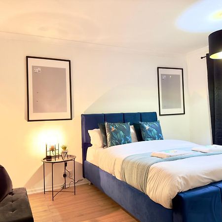 Rnm - Business Professionals Ready, Cost Effective For Large Stays! 3 Bedroom Lounge, Private Access & Entire Place, Kitchen & Washroom With Amenities, Smart Tv, Easy Access, Fast Wifi, Large Driveway, Great Transport Links, Near Worcester Hospital A 外观 照片