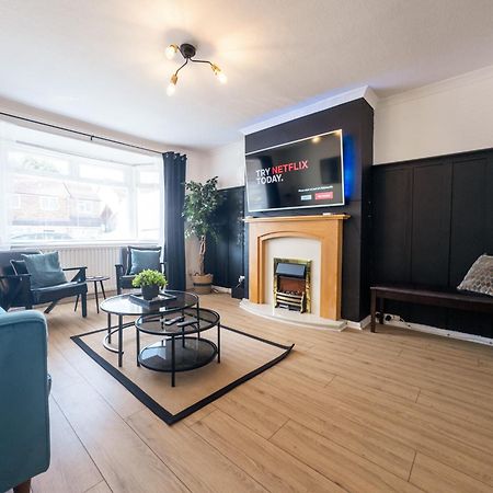 Rnm - Business Professionals Ready, Cost Effective For Large Stays! 3 Bedroom Lounge, Private Access & Entire Place, Kitchen & Washroom With Amenities, Smart Tv, Easy Access, Fast Wifi, Large Driveway, Great Transport Links, Near Worcester Hospital A 外观 照片