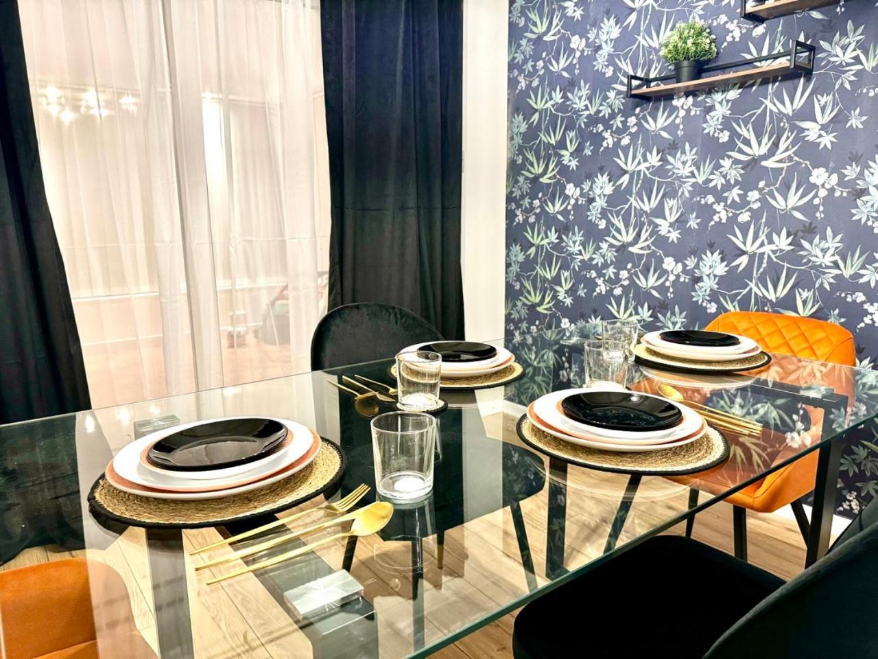 Rnm - Business Professionals Ready, Cost Effective For Large Stays! 3 Bedroom Lounge, Private Access & Entire Place, Kitchen & Washroom With Amenities, Smart Tv, Easy Access, Fast Wifi, Large Driveway, Great Transport Links, Near Worcester Hospital A 外观 照片