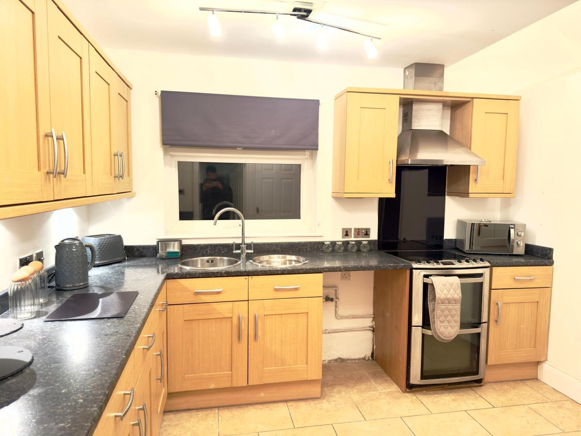 Rnm - Business Professionals Ready, Cost Effective For Large Stays! 3 Bedroom Lounge, Private Access & Entire Place, Kitchen & Washroom With Amenities, Smart Tv, Easy Access, Fast Wifi, Large Driveway, Great Transport Links, Near Worcester Hospital A 外观 照片