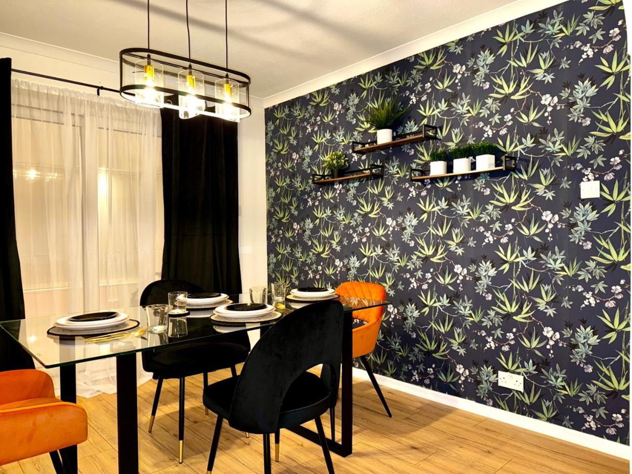 Rnm - Business Professionals Ready, Cost Effective For Large Stays! 3 Bedroom Lounge, Private Access & Entire Place, Kitchen & Washroom With Amenities, Smart Tv, Easy Access, Fast Wifi, Large Driveway, Great Transport Links, Near Worcester Hospital A 外观 照片