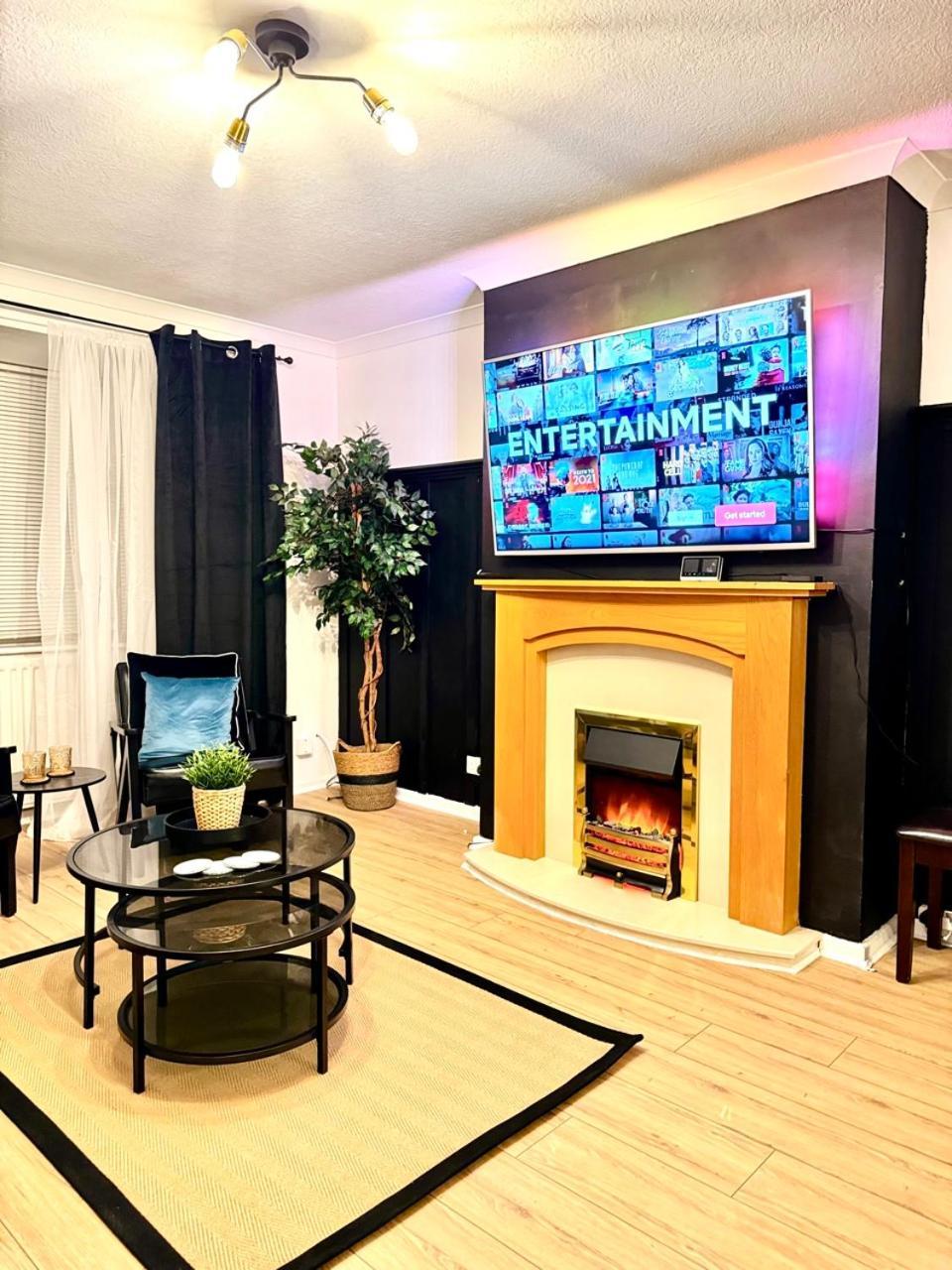 Rnm - Business Professionals Ready, Cost Effective For Large Stays! 3 Bedroom Lounge, Private Access & Entire Place, Kitchen & Washroom With Amenities, Smart Tv, Easy Access, Fast Wifi, Large Driveway, Great Transport Links, Near Worcester Hospital A 外观 照片